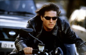 Tom Cruise dans Mission Impossible 2 avec les Oakley Five